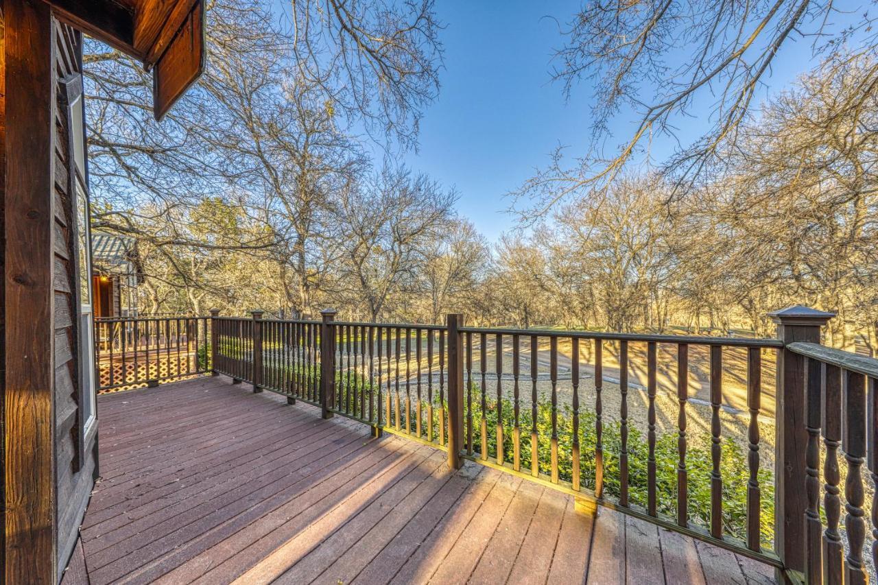 The Pecan @ Mendelbaum Winery Guest Cabins Fredericksburg Exterior foto