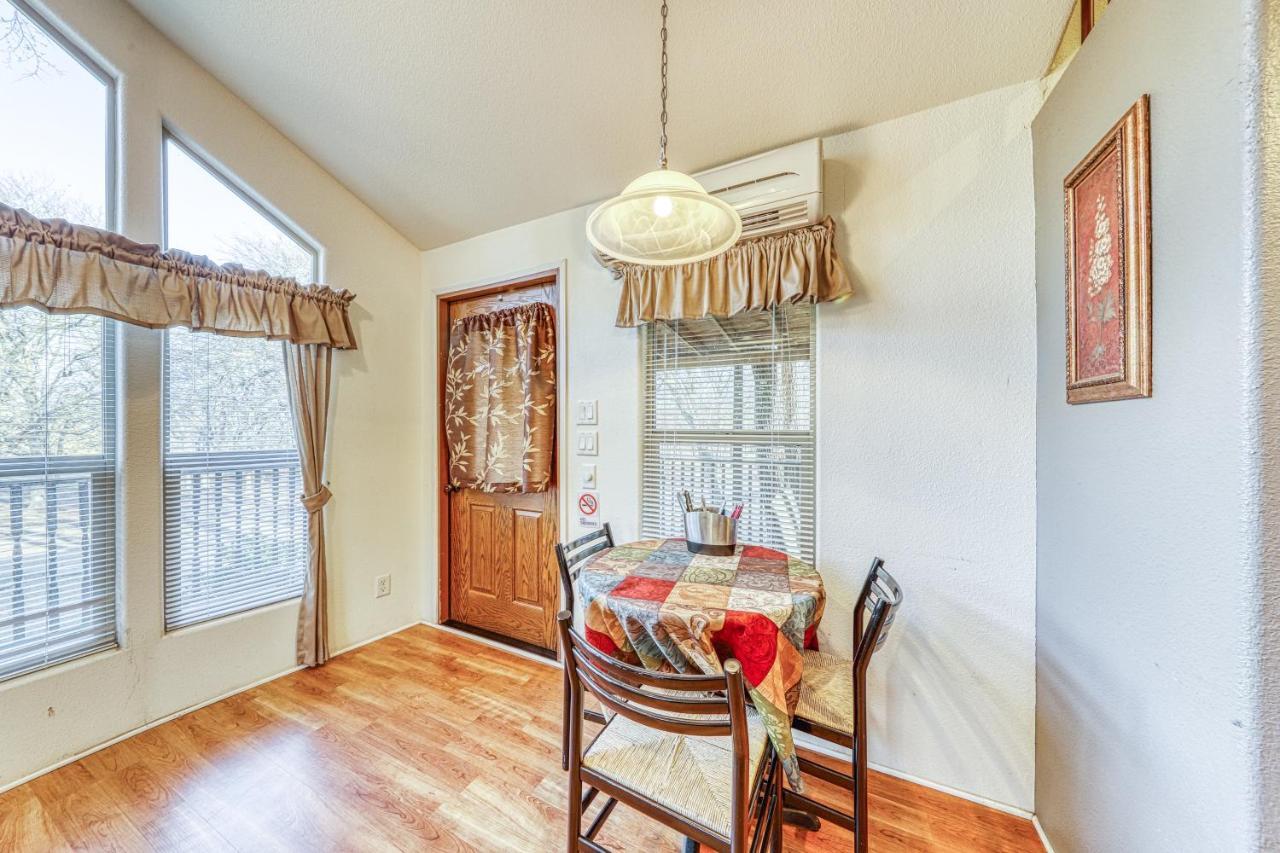 The Pecan @ Mendelbaum Winery Guest Cabins Fredericksburg Exterior foto