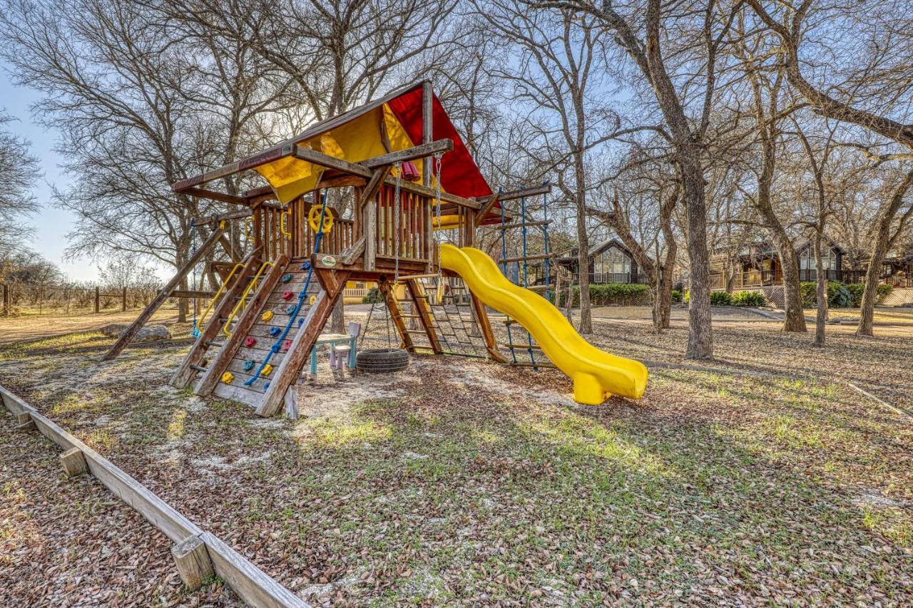The Pecan @ Mendelbaum Winery Guest Cabins Fredericksburg Exterior foto
