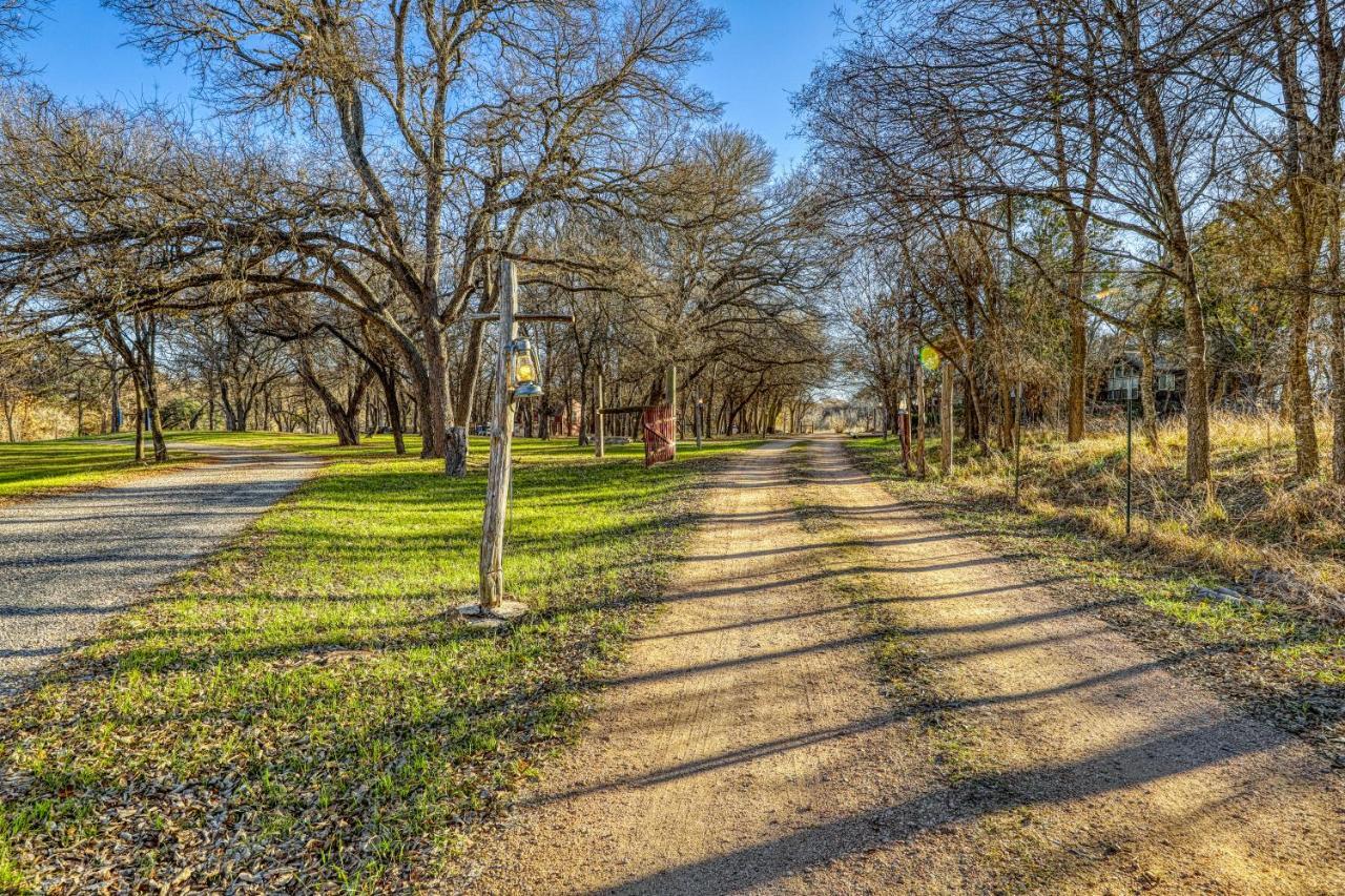 The Pecan @ Mendelbaum Winery Guest Cabins Fredericksburg Exterior foto