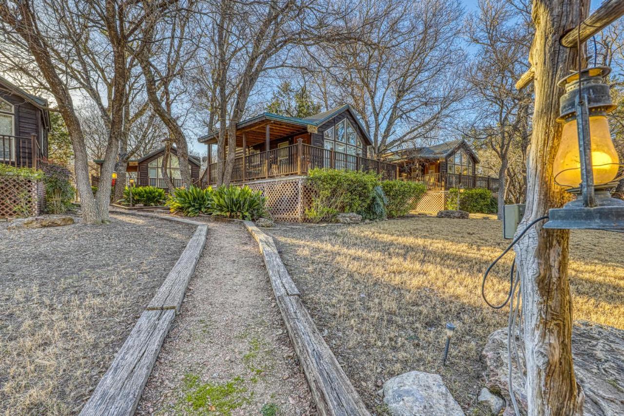 The Pecan @ Mendelbaum Winery Guest Cabins Fredericksburg Exterior foto