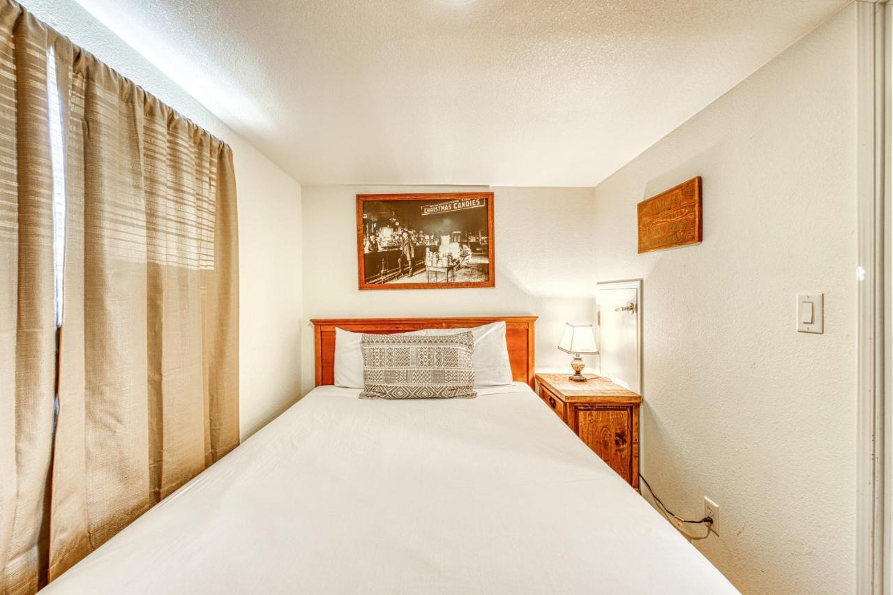 The Pecan @ Mendelbaum Winery Guest Cabins Fredericksburg Exterior foto